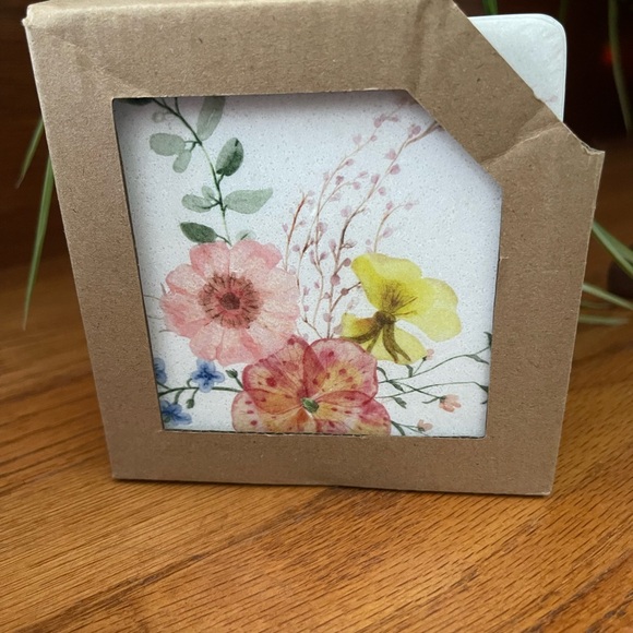 🎉2xHP🎉Set of 4 floral coasters with cork backing.🎉2xHP🎉 - Picture 3 of 4